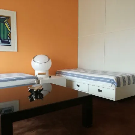 Con Spiaggia Privata * Санремо