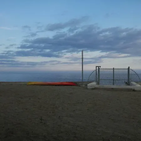 Con Spiaggia Privata Санремо